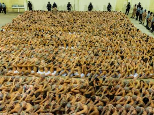Así son las cárceles de Bukele: enfermedades, torturas y una matanza de más de 500 presos