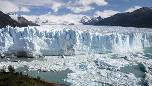 La Justicia bloquea la reforma de Glaciares en Santa Cruz y complica al Gobierno