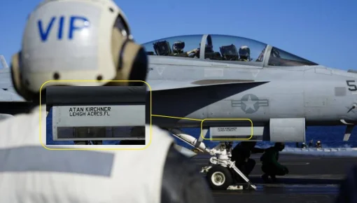 Presi-meme: Milei se fotografió con un avión norteamericano llamado Kirchner