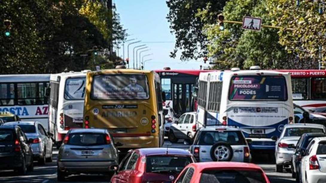 Mar del Plata sin colectivos: Kicillof destrabó la huelga tras la ausencia de Nación y el Municipio