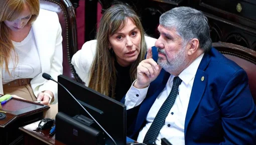 Senado: el peronismo exige la remoción de Adorni