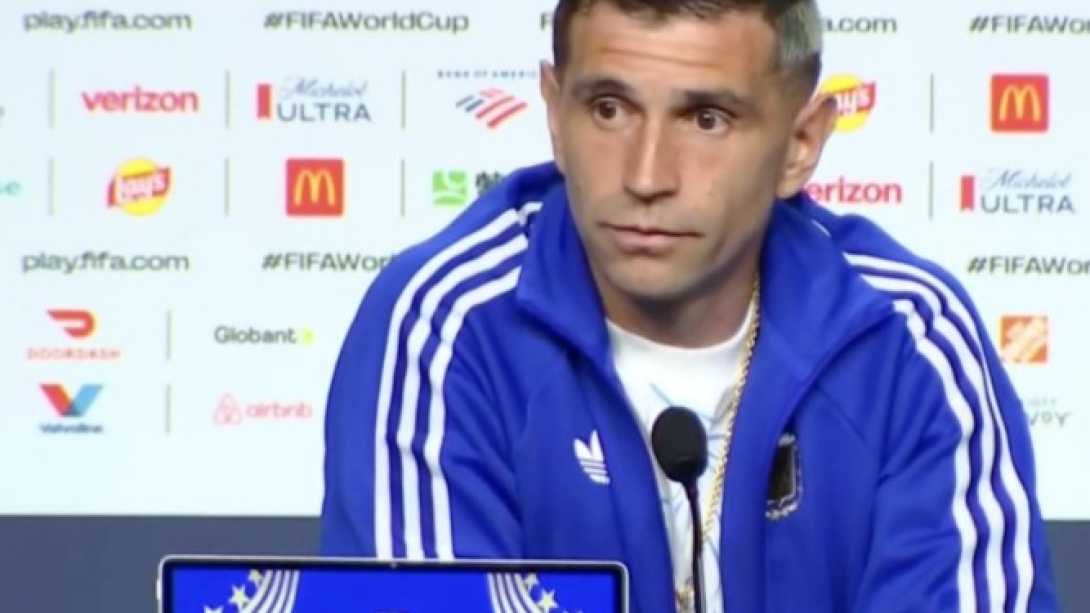 Dibu Martínez: &ldquo;Si ganamos dos Mundiales seguidos, me retiro&rdquo;