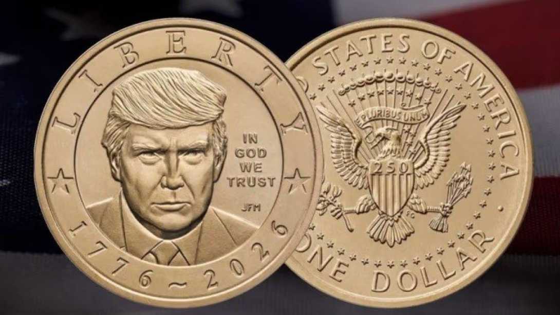 Trump lanzó una moneda con su propio rostro