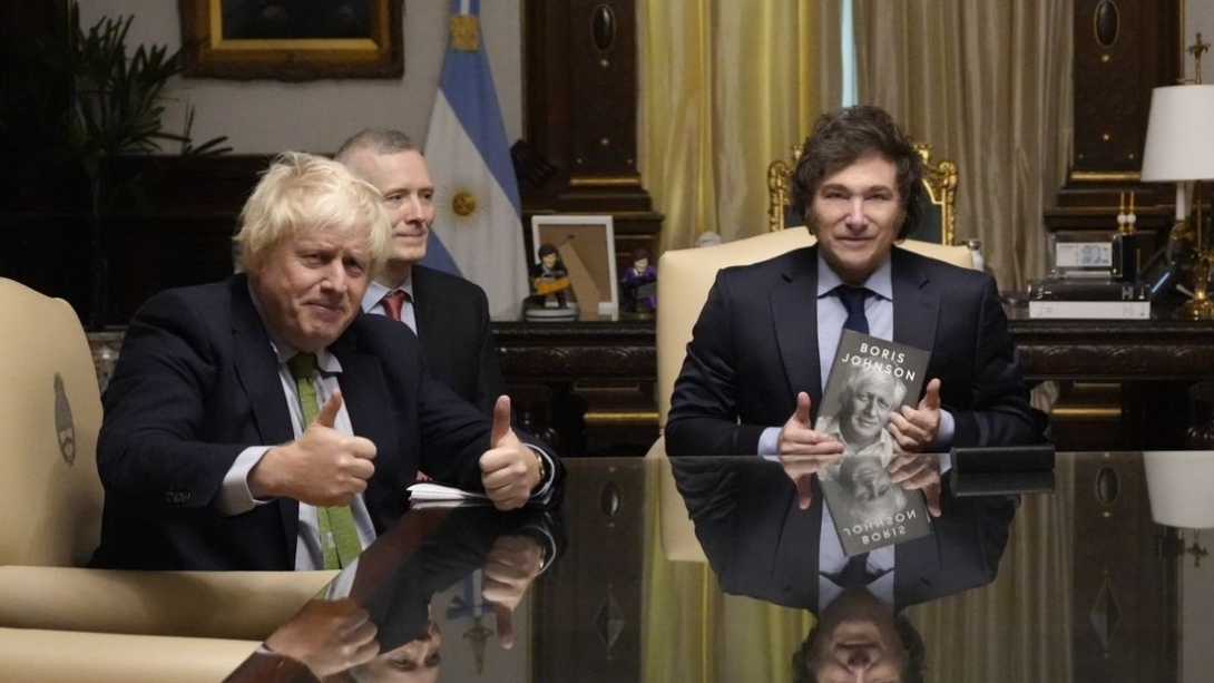 Boris Johnson dijo que Milei es &ldquo;admirador de Thatcher&rdquo; y pidió enviar &ldquo;refuerzos&rdquo; a Malvinas