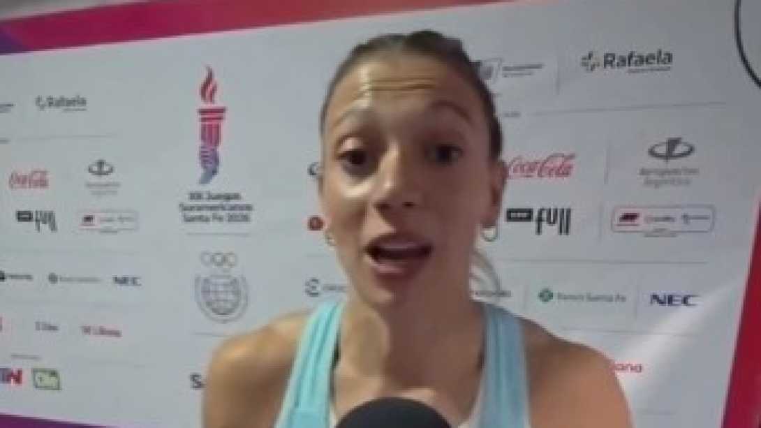 Medallista suramericana tuvo que llevar su computadora para trabajar en pleno torneo