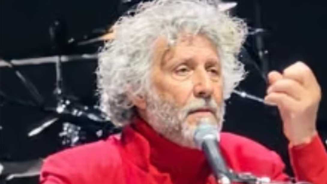 Fito Páez frenó su recital en Mar del Plata y cruzó a la seguridad: &ldquo;No quiero volver a sentir los 70&rdquo;