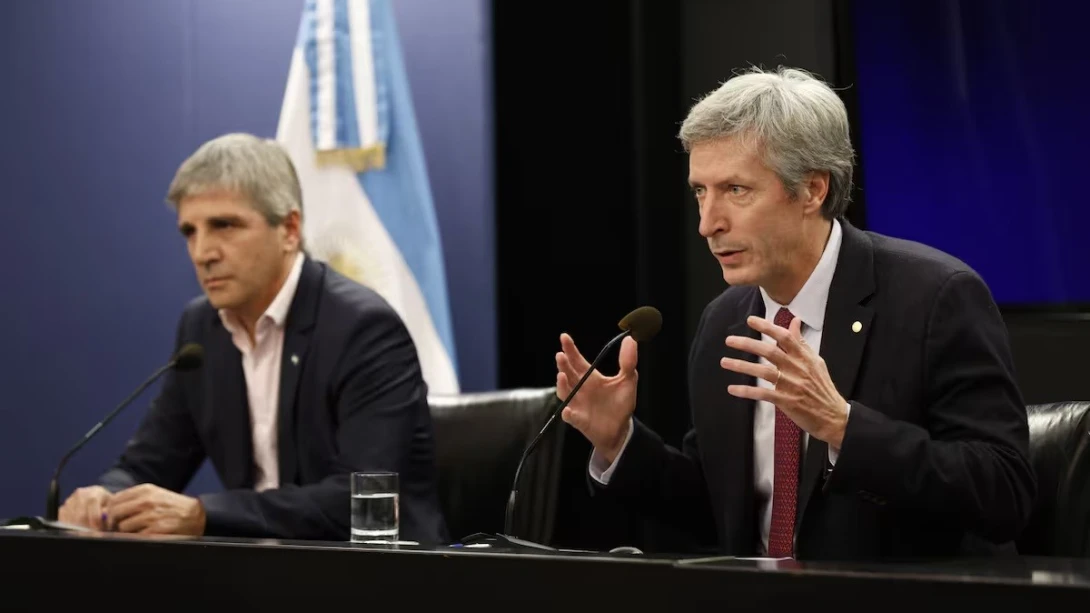 Piden la detención de Caputo y Bausili por el oro del Banco Central