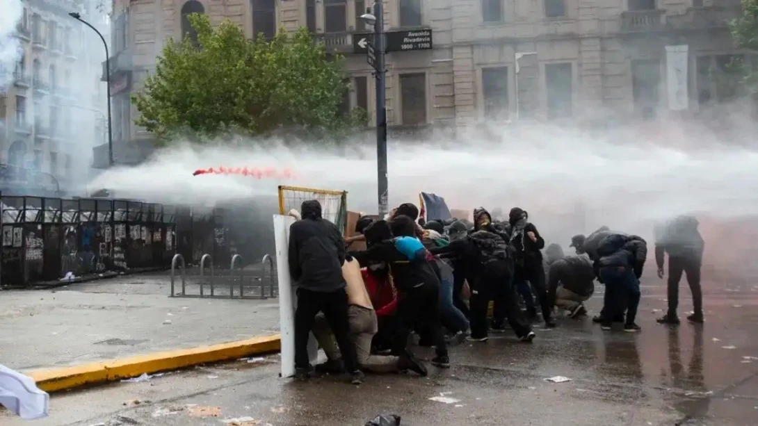 Fuerte repudio a la represión durante la Marcha Federal Universitaria